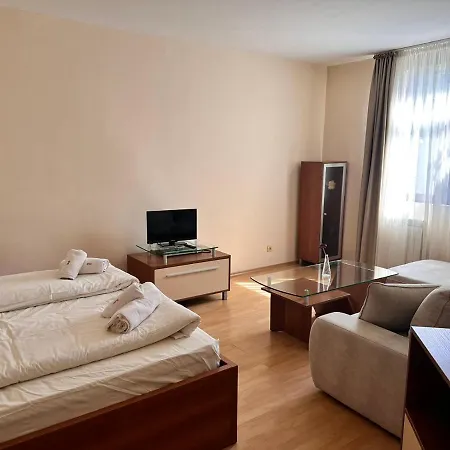 Spacious Sleeps 4 In Flora Main Building 706a Apartamento *