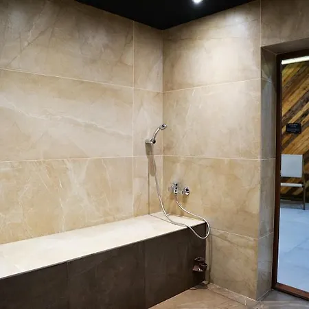 Spacious Sleeps 4 In Flora Main Building 706a Apartamento *