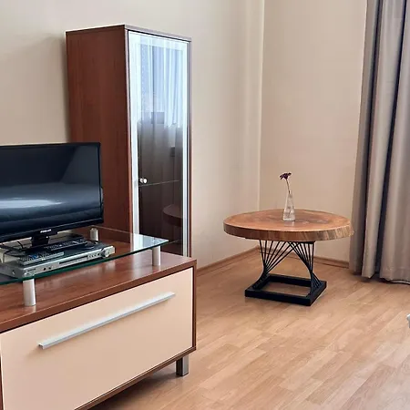 Spacious Sleeps 4 In Flora Main Building 706a Apartment *