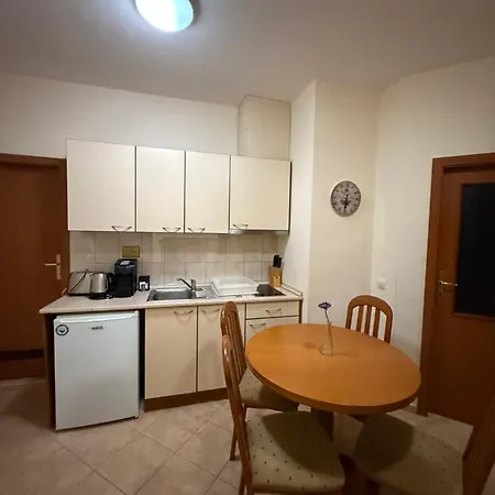 Apartamento Spacious Sleeps 4 In Flora Main Building 706a