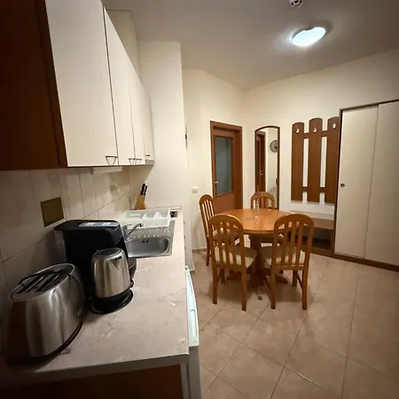 Spacious Sleeps 4 In Flora Main Building 706a Apartamento