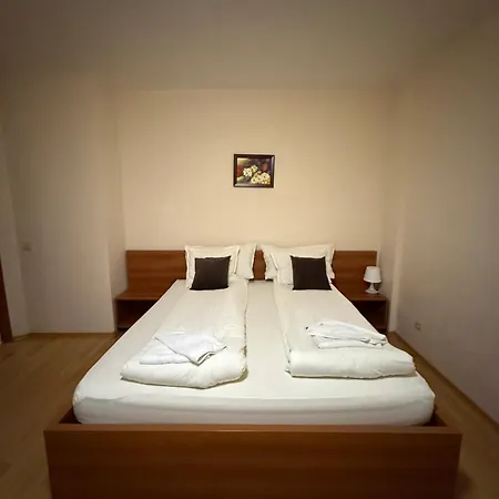 Spacious Sleeps 4 In Flora Main Building 706a Apartamento *