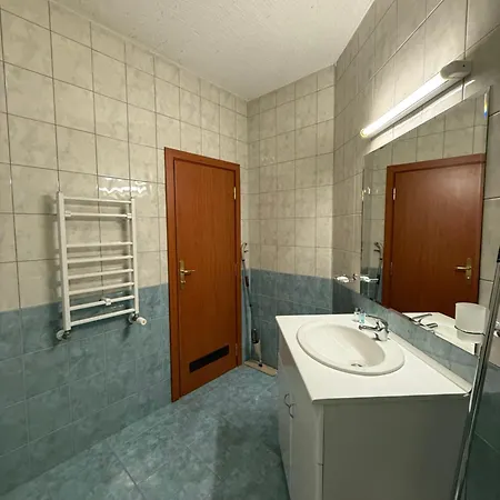 Apartamento Spacious Sleeps 4 In Flora Main Building 706a *