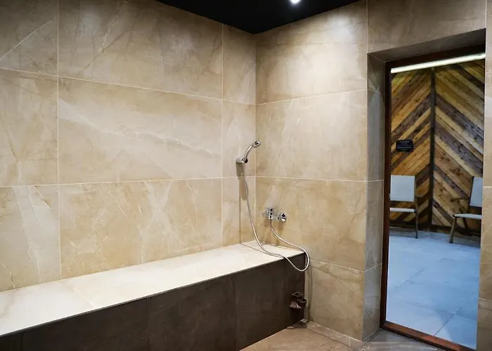 Spacious Sleeps 4 In Flora Main Building 706a Apartamento *