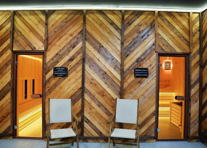 Spacious Sleeps 4 In Flora Main Building 706a *