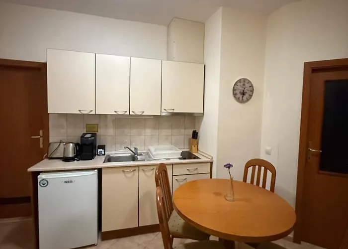 Apartamento Spacious Sleeps 4 In Flora Main Building 706a