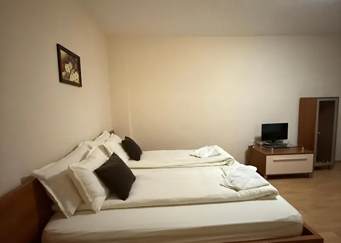 Spacious Sleeps 4 In Flora Main Building 706a